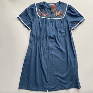 Go Softly Nwt Embroidered Birdhouse Short Sleeve Zip Front Denim Patio Dress
